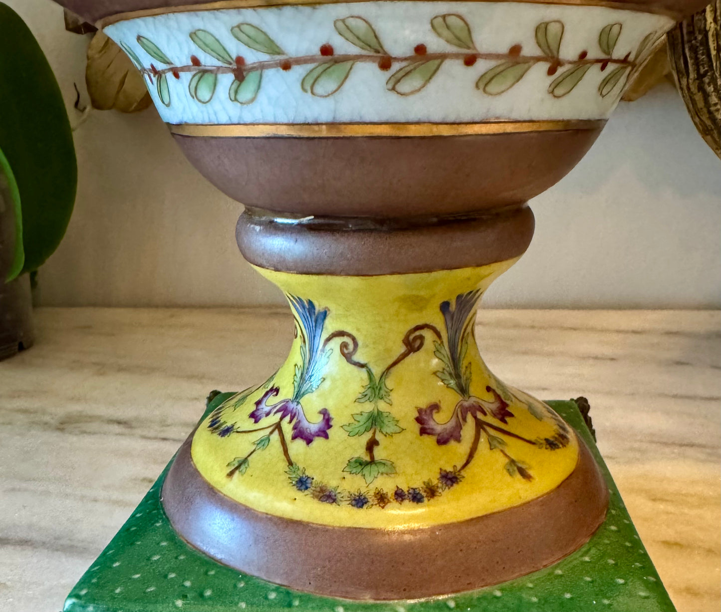 Wong Lee Floral Vase Urn Ormolu Vintage Vase Chinese Import 14 inches high Stunning