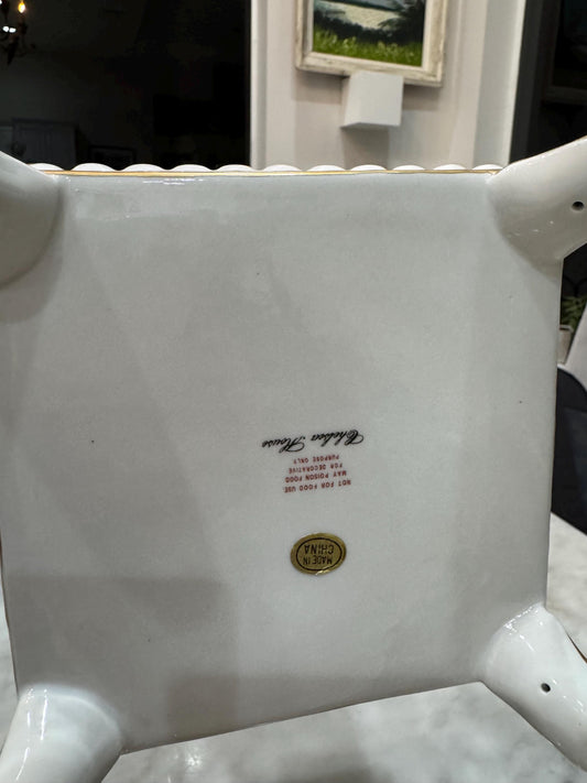 Chelsea House Porcelain Tissue Holder Cover Gilded Footed Tissue holder. Vintage Porcelain Bathroom tissue holder cover