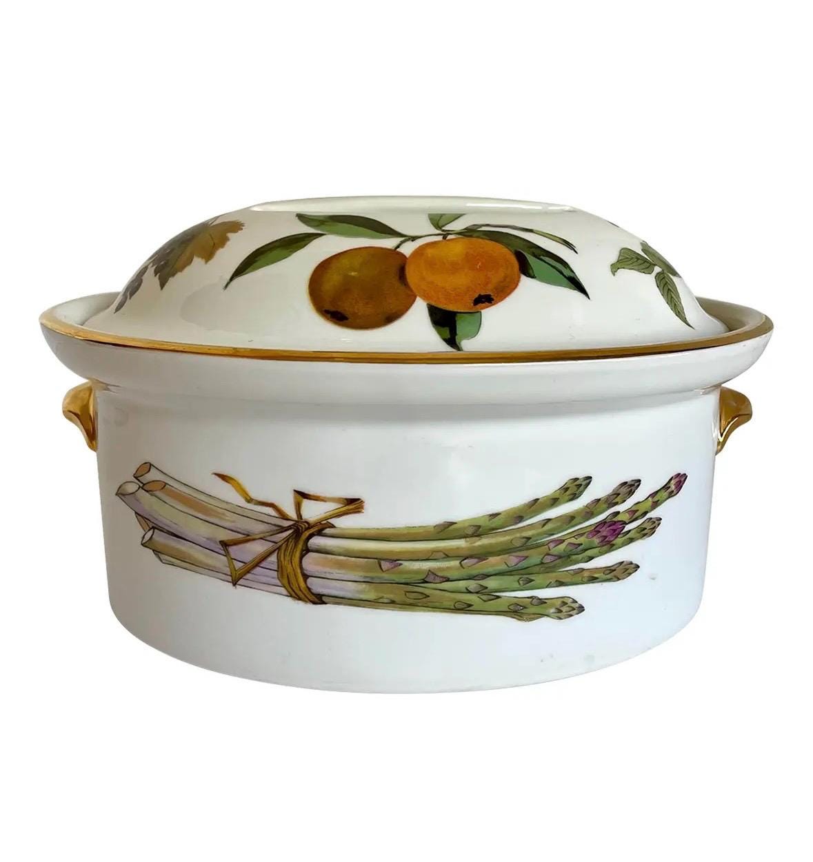 royal Worcester serving dish
lidded casserole
made in England