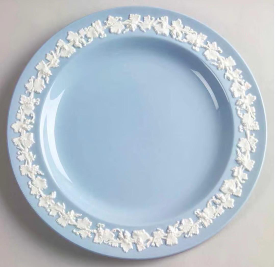 Queensware Dinner Plate Cream on Lavender