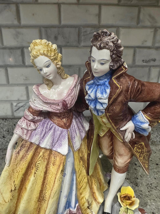 Capodimonte Italian Figurine Beautiful decoration piece signed Italy Brigerton style