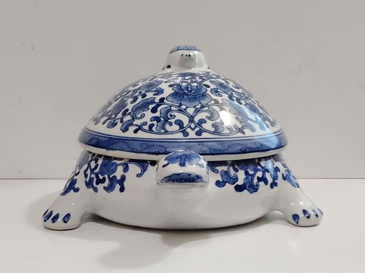 Bombay Company Chinoserie Turtle Lidded Box Blue White Turtle collectible