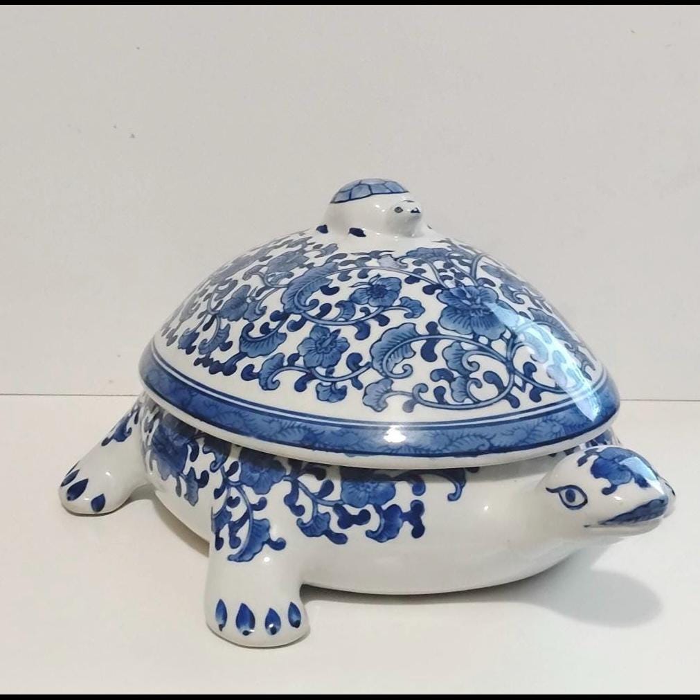 Bombay Company Chinoserie Turtle Lidded Box Blue White Turtle collectible