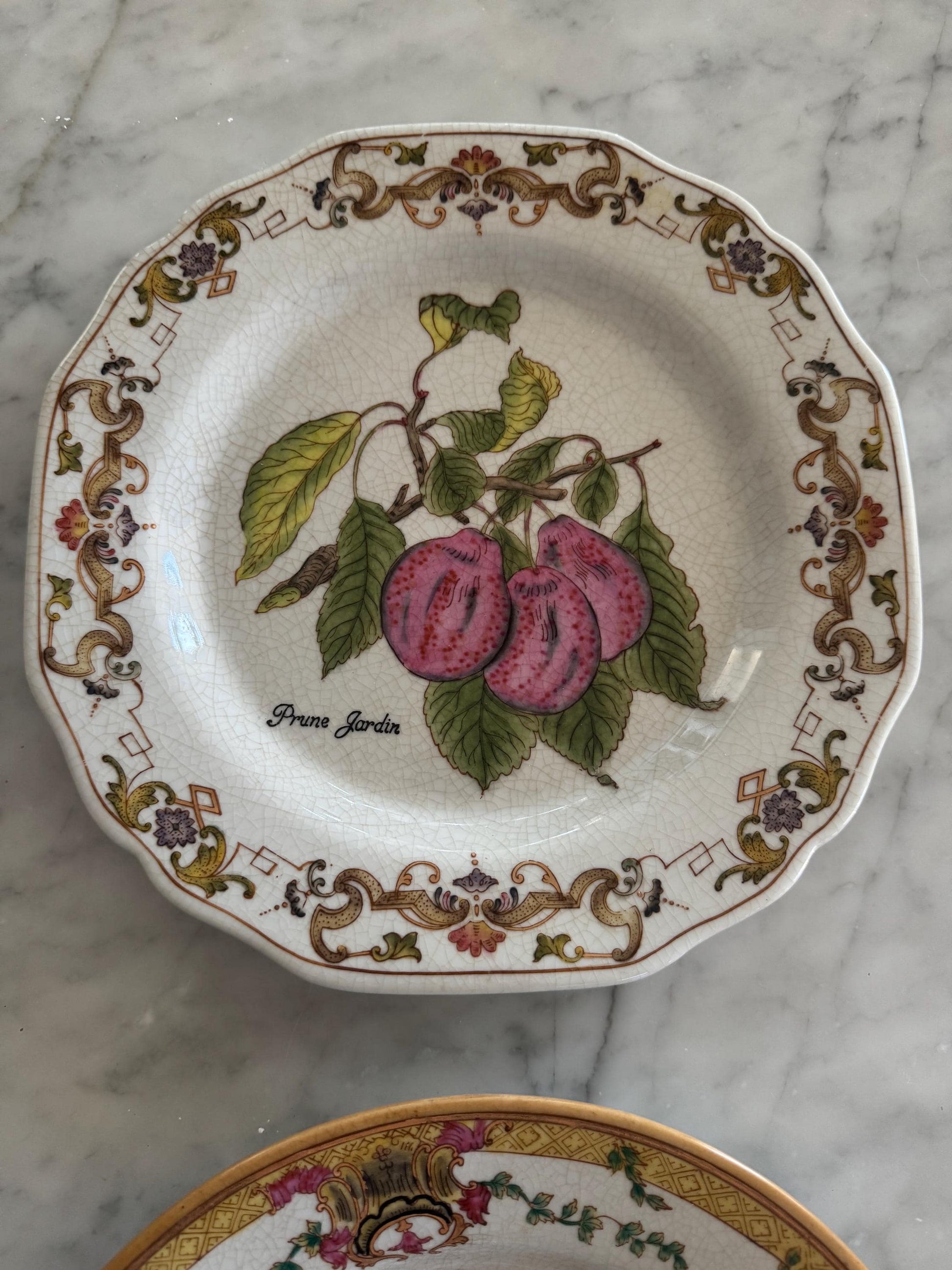Wong Lee Plates Set of 2 floral and fruit for plate wall JUWC 1895 Collectible Plates