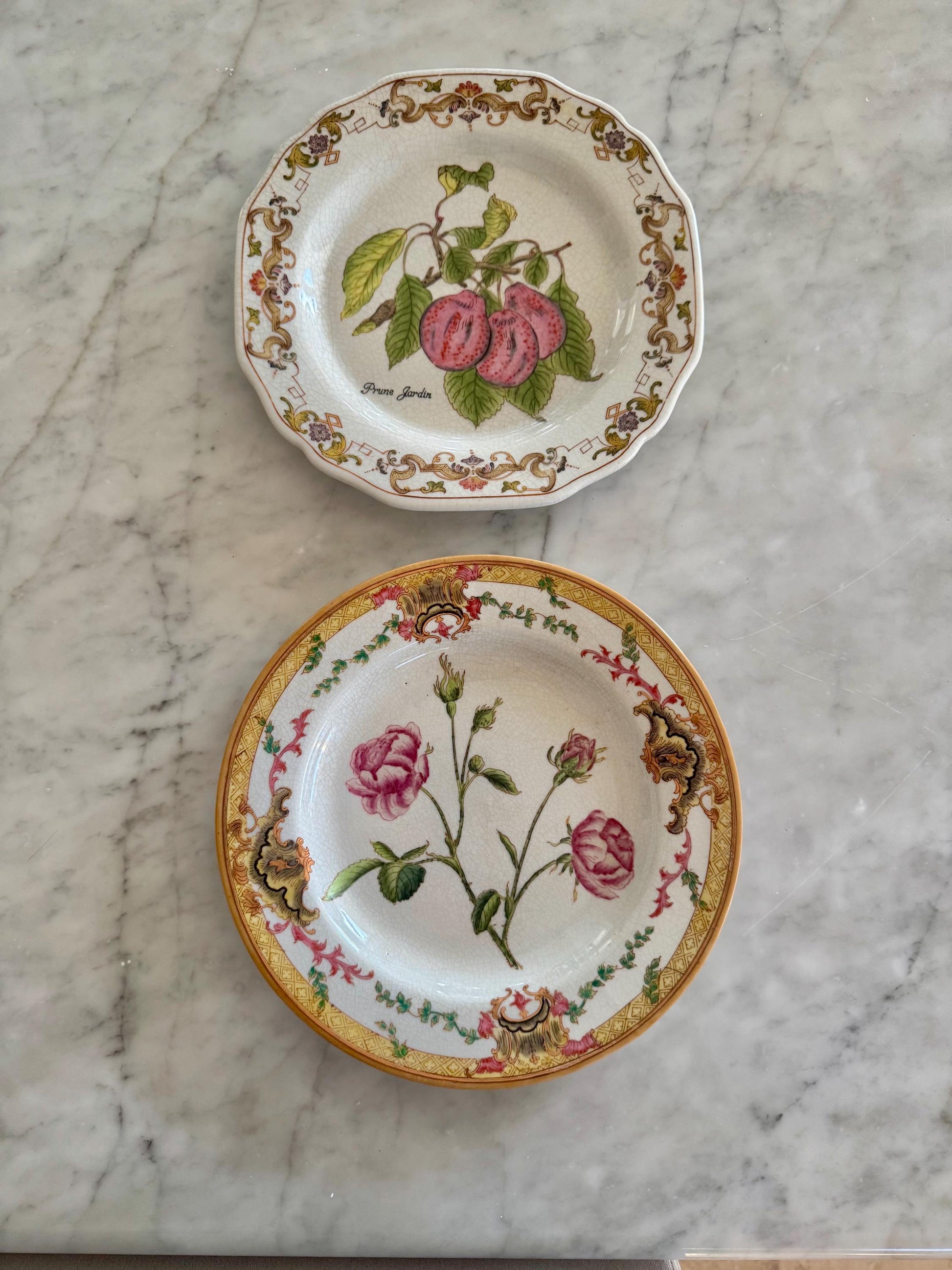 Wong Lee Plates Set of 2 floral and fruit for plate wall JUWC 1895 Collectible Plates