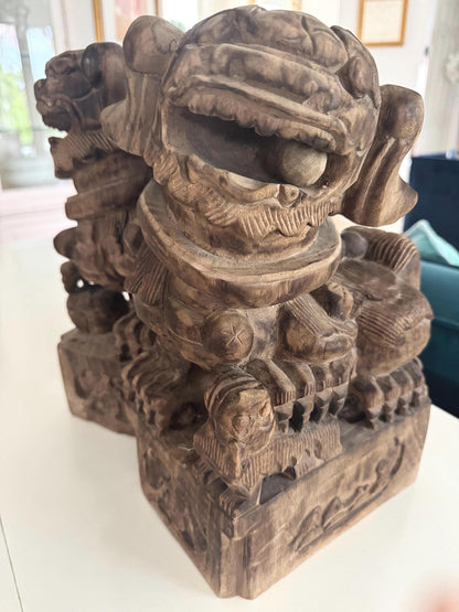 Foo Dogs Carved vintage wood Unique old Foo dogs Shi Shi Lion Pair