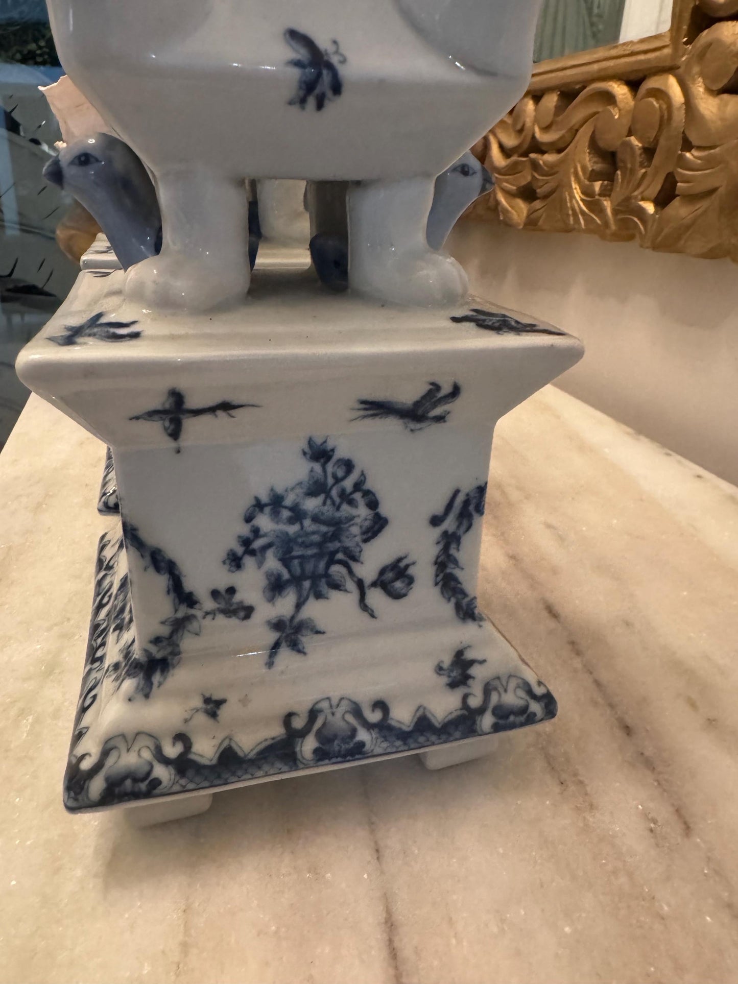 chinoserie tulipiere pair