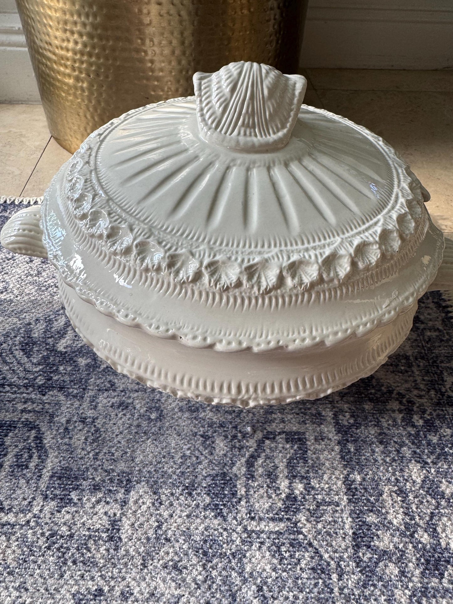 Shell Tureen White lidded bowl made in Italy Italian tureen white porcelain dish