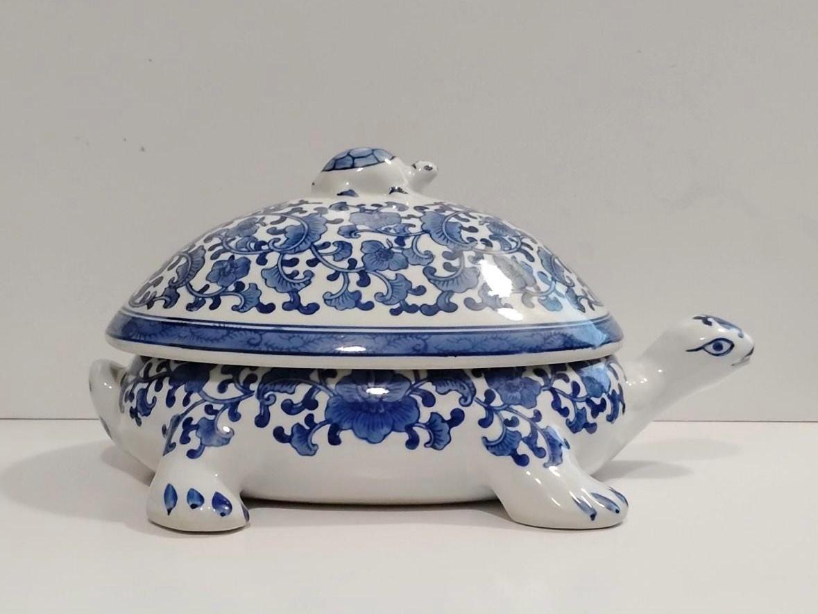 Bombay Company Chinoserie Turtle Lidded Box Blue White Turtle collectible