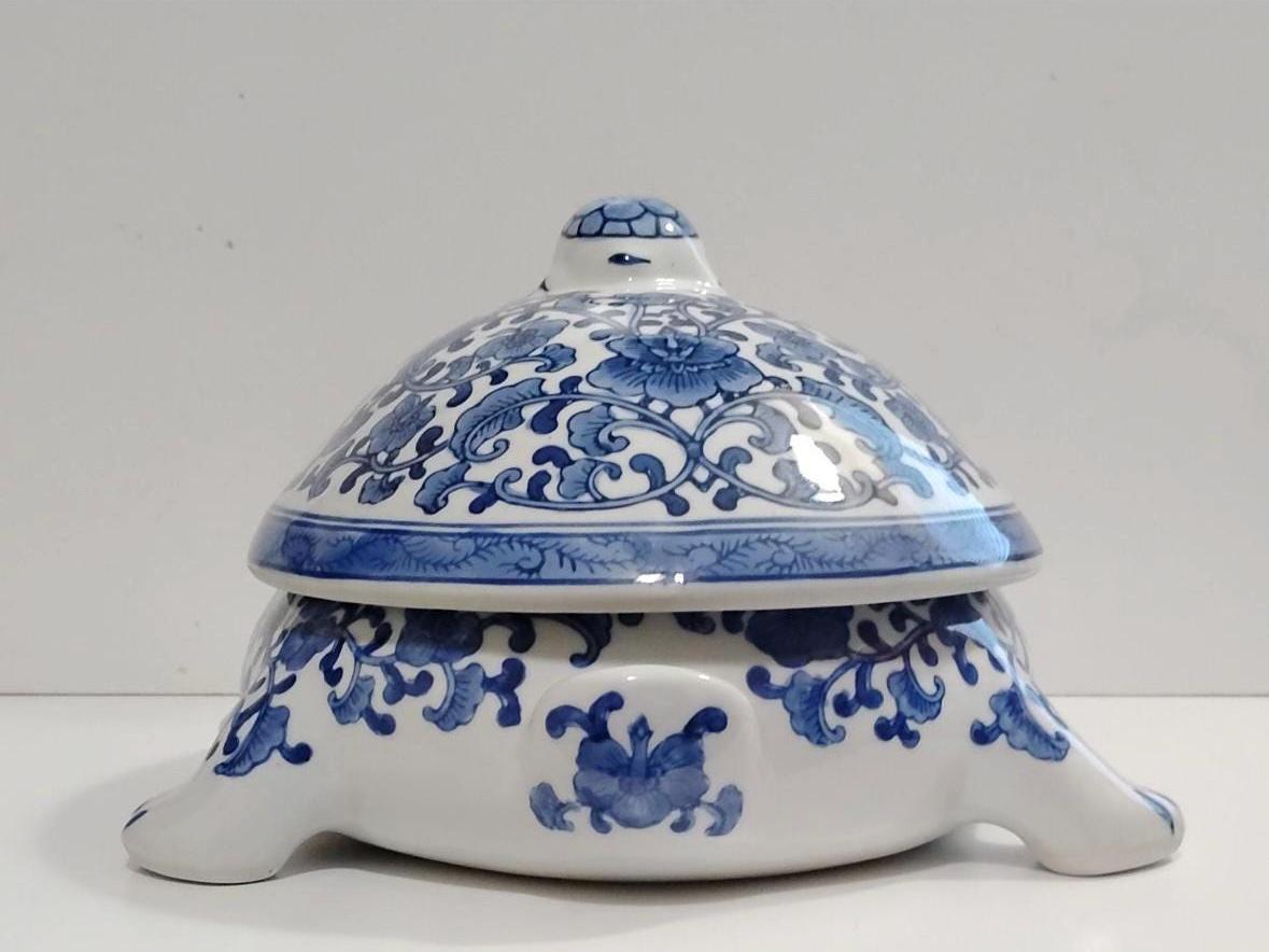Bombay Company Chinoserie Turtle Lidded Box Blue White Turtle collectible