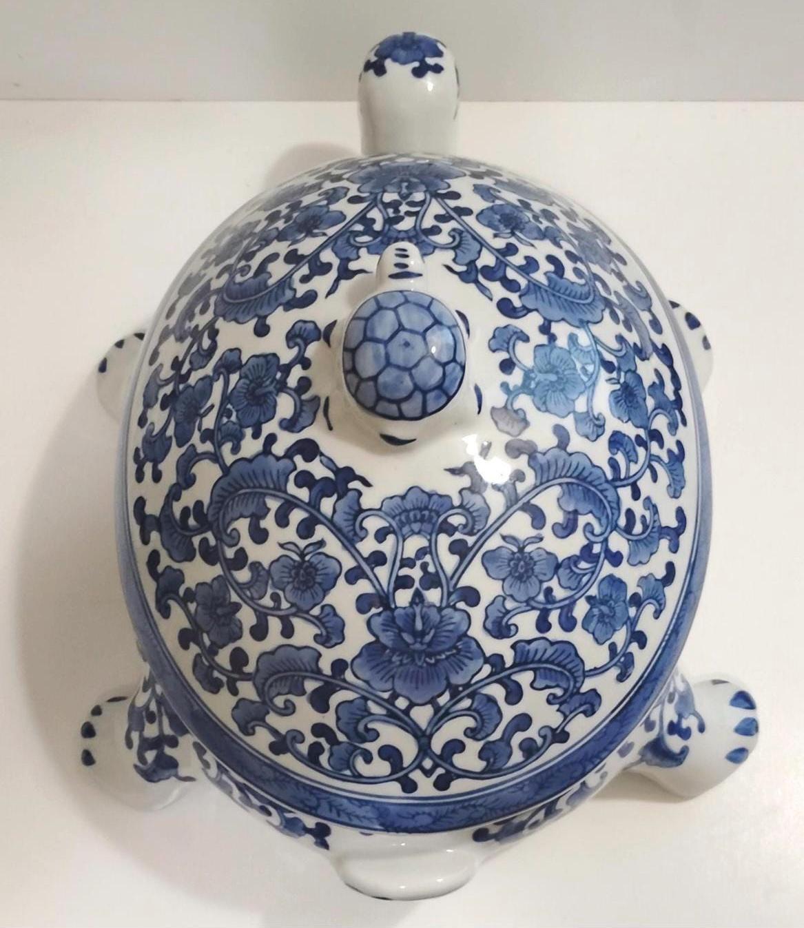 Bombay Company Chinoserie Turtle Lidded Box Blue White Turtle collectible