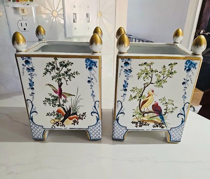 Meissen Porcelain Cache Pots pair with 24 kt detail cataloged by Christie’s Meissen planters