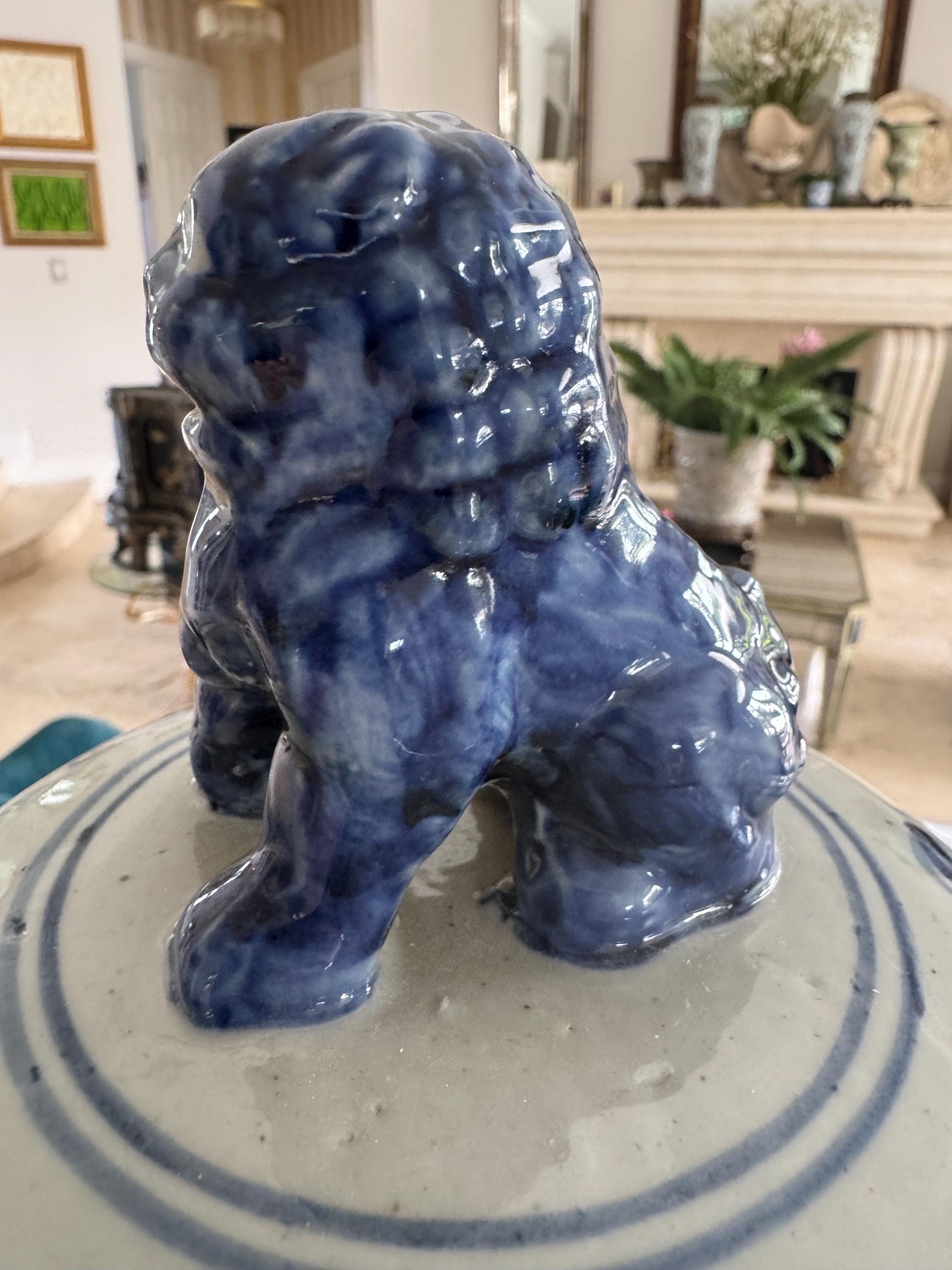 Temple jar blue white dragon design with foo dog lid