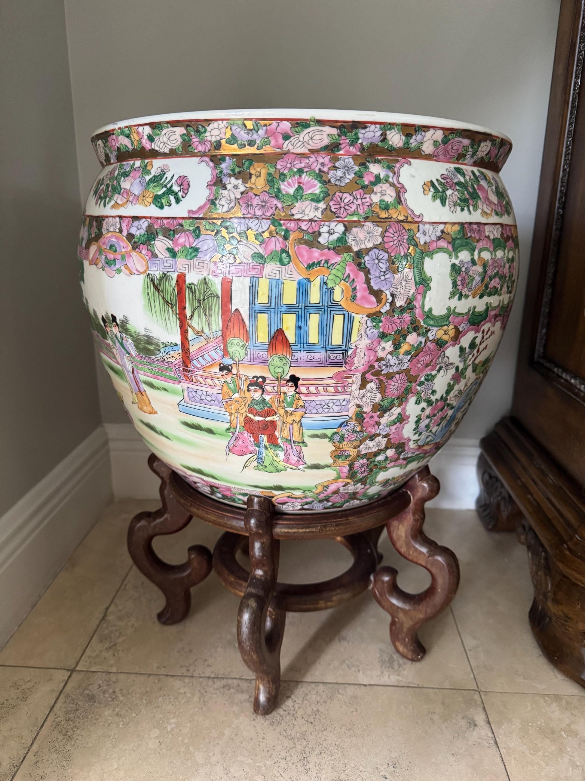 rose medallion fish pot antique