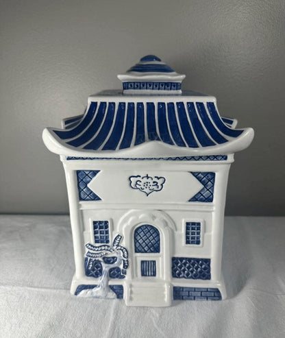 pagoda jar blue willow cookie jar