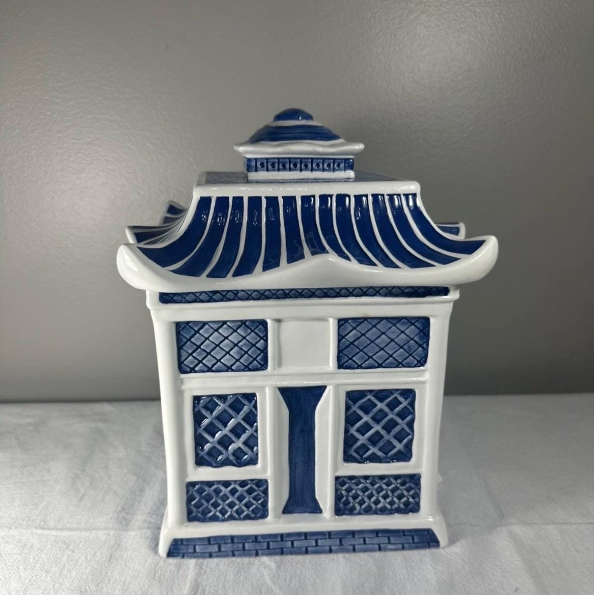 Pagoda Jar Blue Willow Christopher Johnson Lidded jar series 3 Blue Willow pagoda