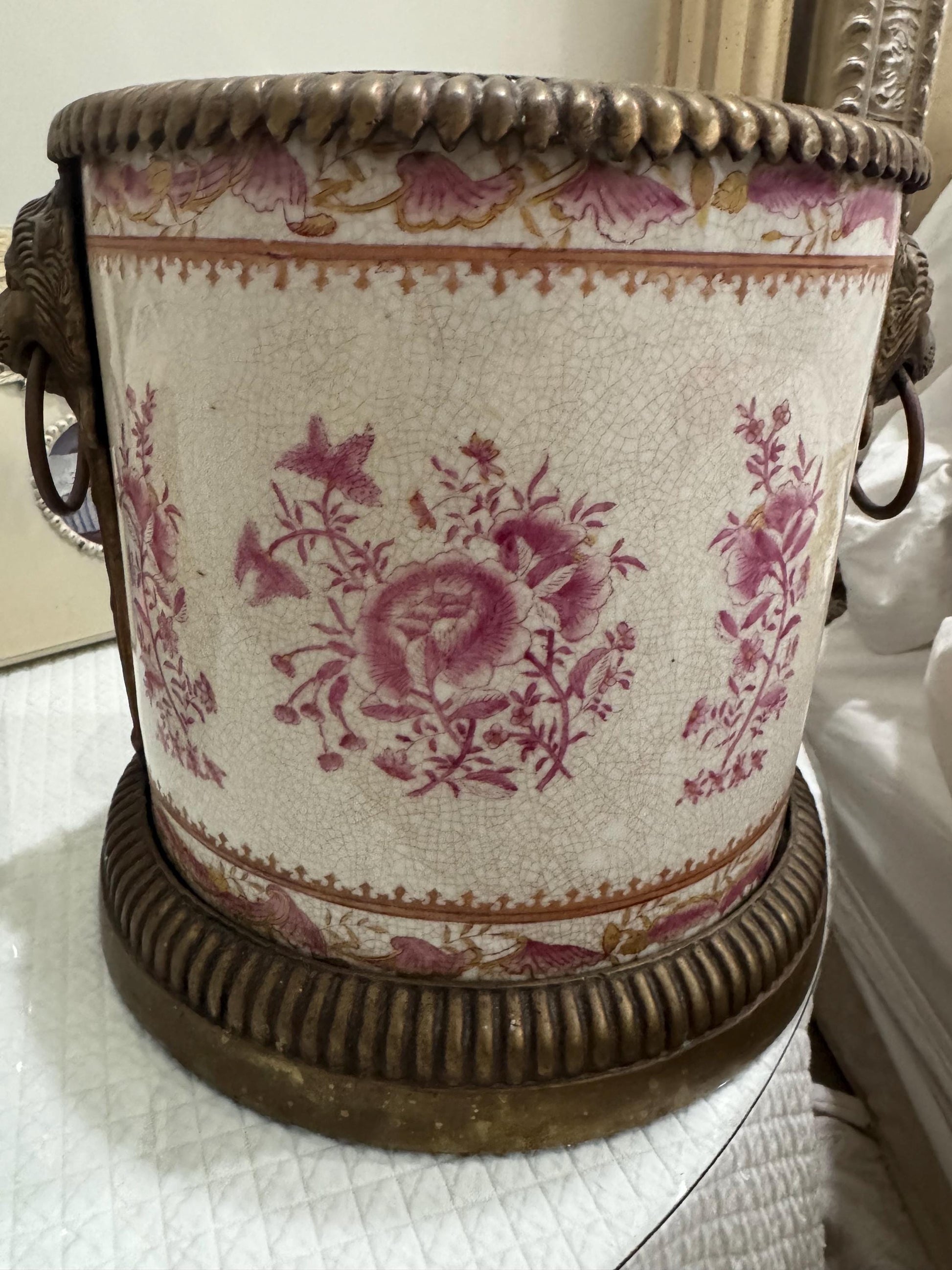 Wong Lee pink cache pot with lion handles