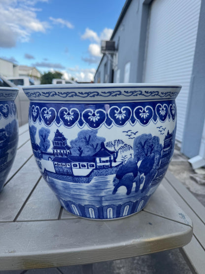 blue white chinoserie pot
