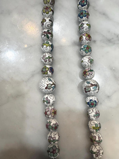 Cloisonné Beaded Vintage white beads necklace