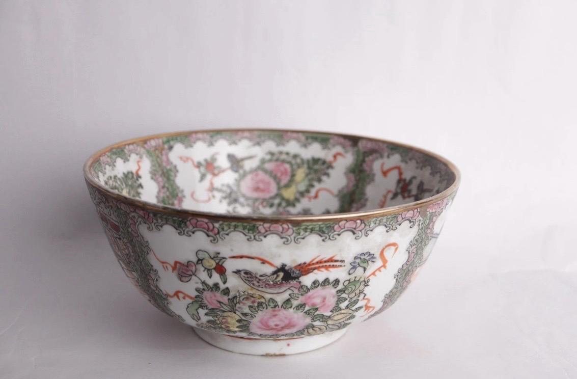 Rose Medallion Bowl Famille Rose Asian import 9 inches wide perfect decor item