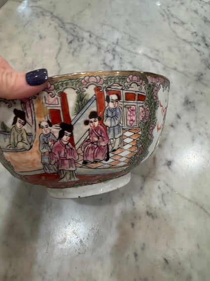 Rose Medallion Bowl Famille Rose Asian import 9 inches wide perfect decor item