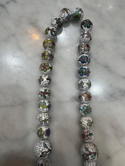 Cloisonné Beaded Vintage white beads necklace