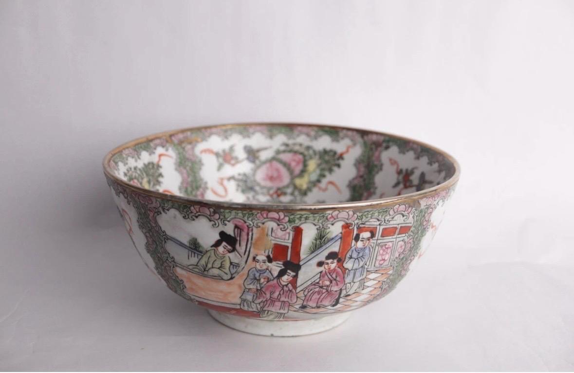 Rose Medallion Bowl Famille Rose Asian import 9 inches wide perfect decor item