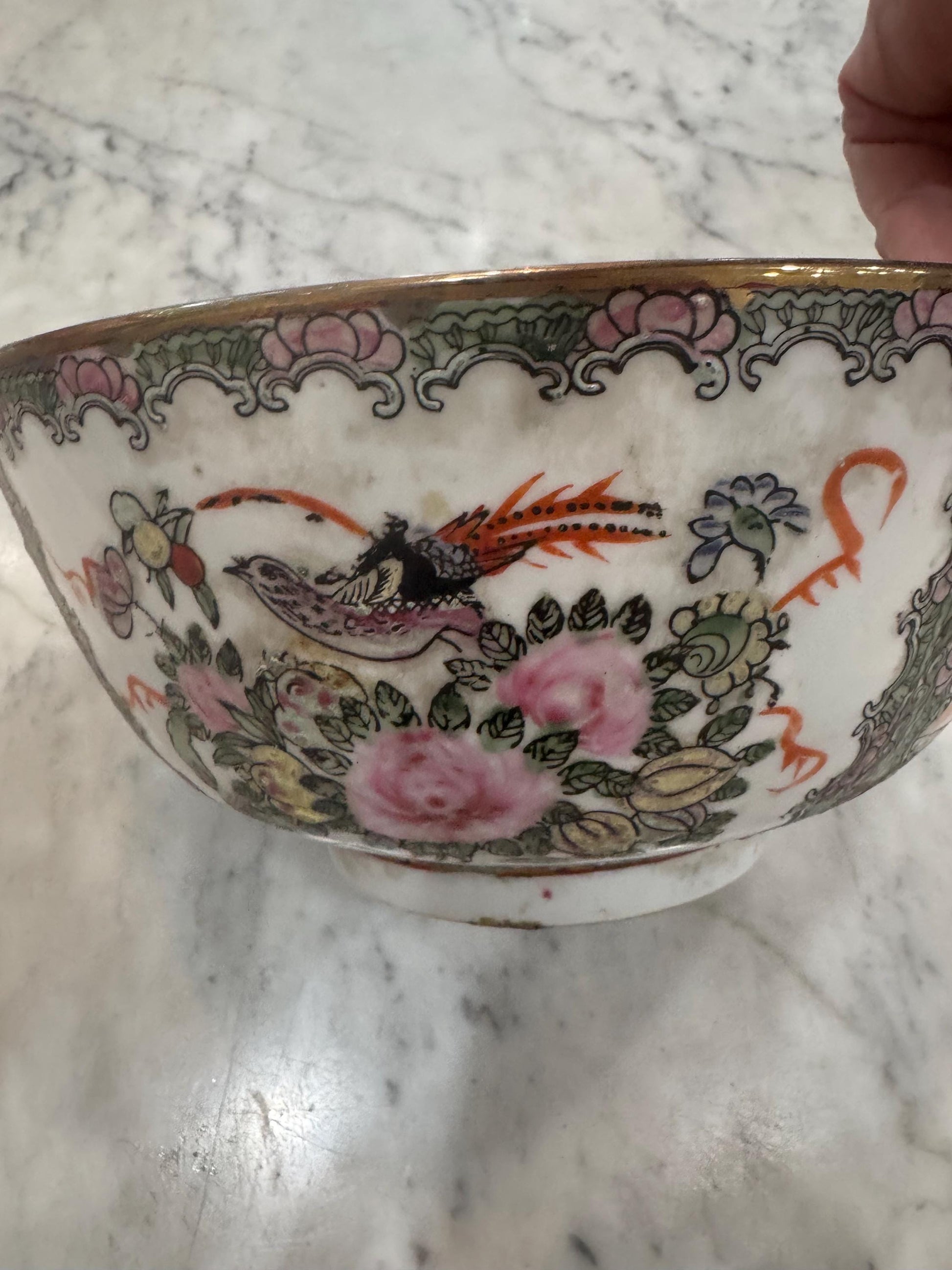 Rose Medallion Bowl Famille Rose Asian import 9 inches wide perfect decor item