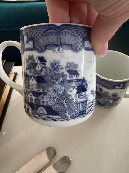 Vintage George Briard Blue Willow Style Mugs Set of 4 | Mid Century Modern Chinoiserie Coffee Cups | Blue & White pavilion pattern