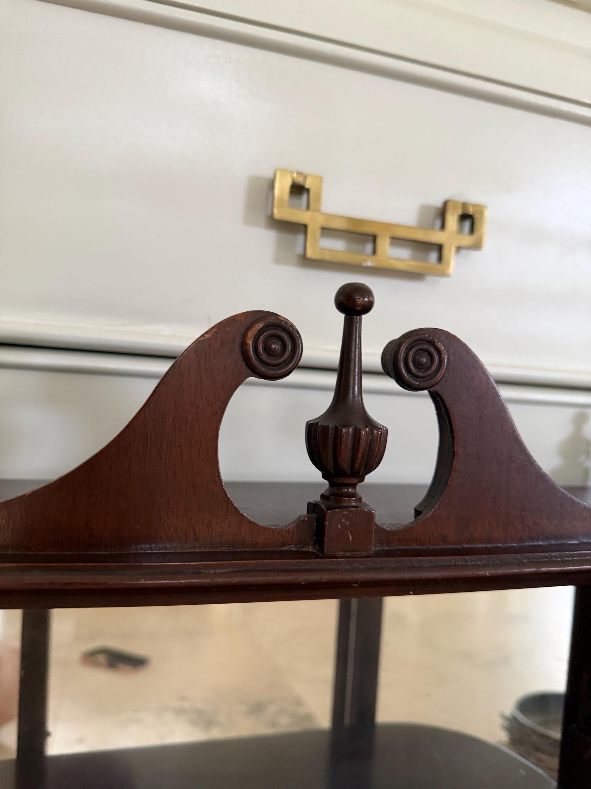 Vintage Butler Curved Glass Wall Curio Cabinet | Mahogany Display Cabinet | Federal Style Mirrored Vitrine