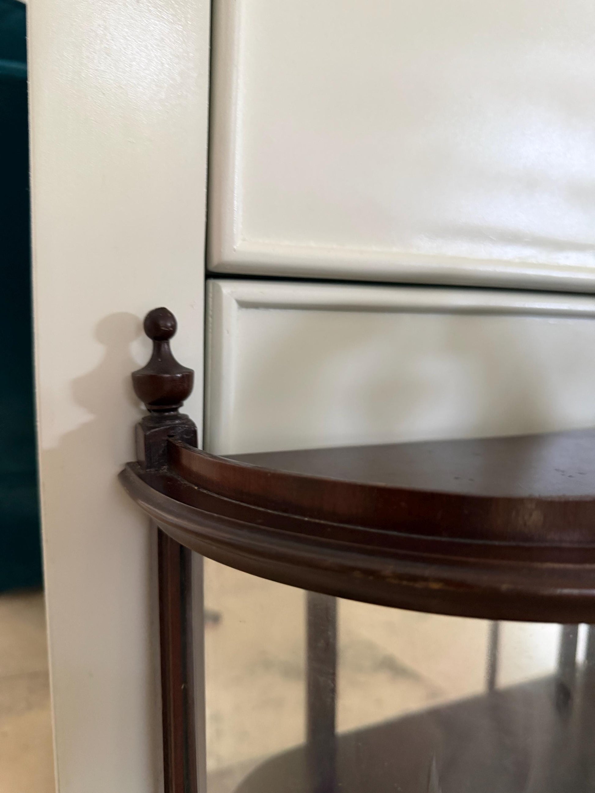 Vintage Butler Curved Glass Wall Curio Cabinet | Mahogany Display Cabinet | Federal Style Mirrored Vitrine