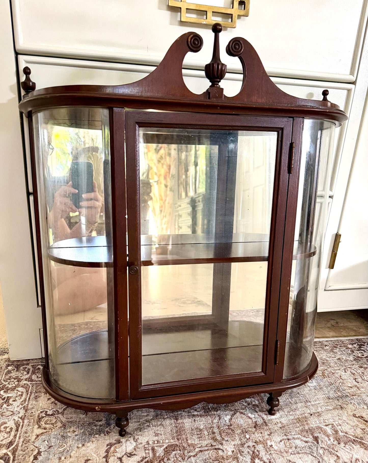 Vintage Butler Curved Glass Wall Curio Cabinet | Mahogany Display Cabinet | Federal Style Mirrored Vitrine