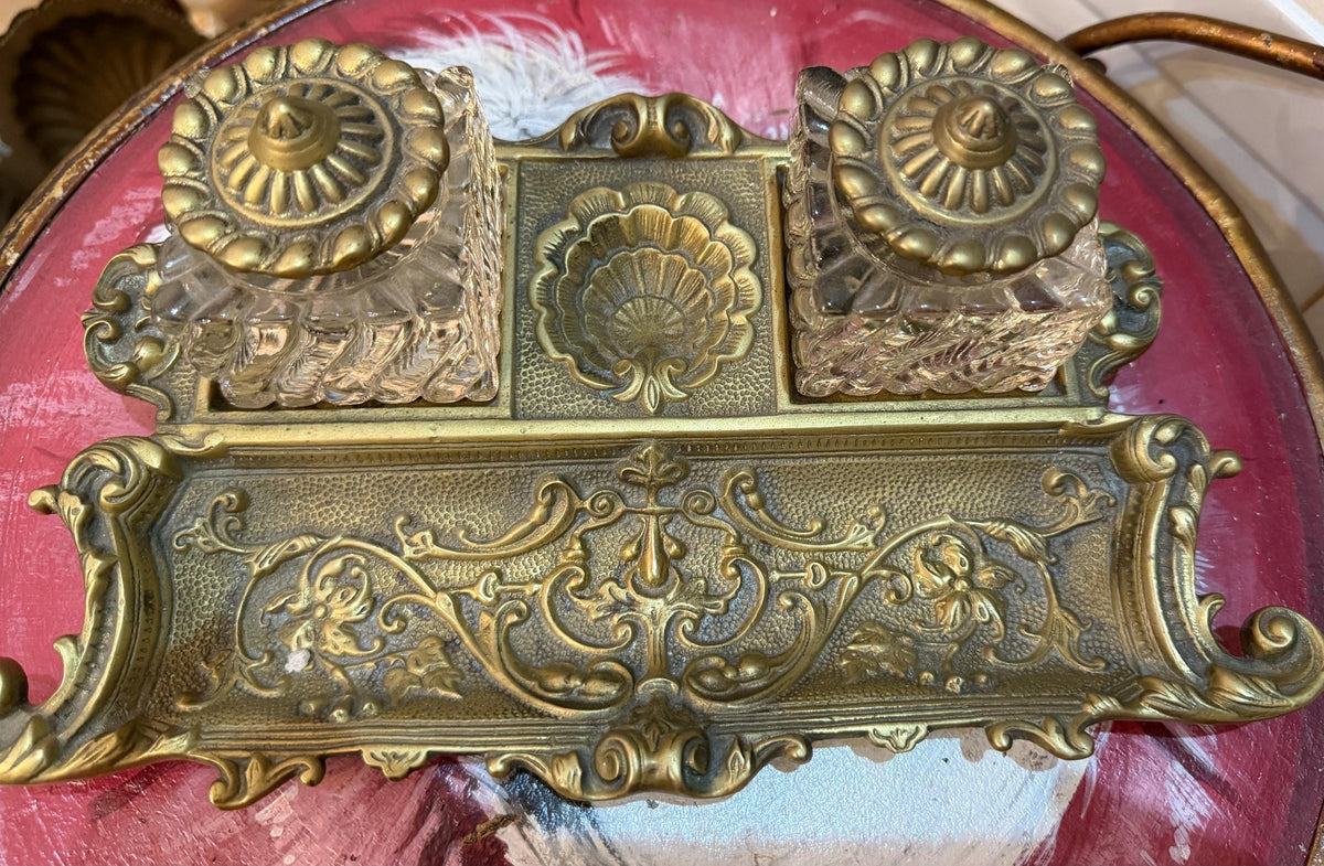 Vintage Williamsburg Foundry Virginia Brass Double Inkwell with Glass Ink Pots, Ornate Colonial Desk Accessory