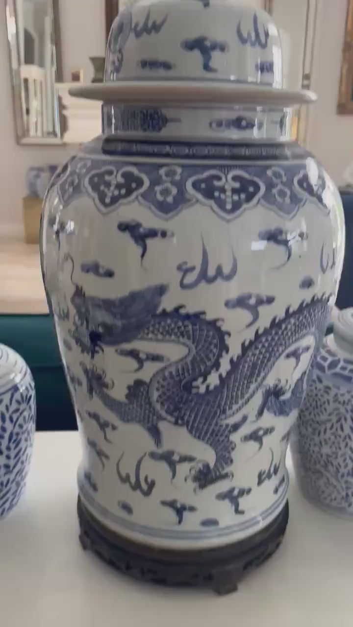 Temple jar blue white dragon design with foo dog lid